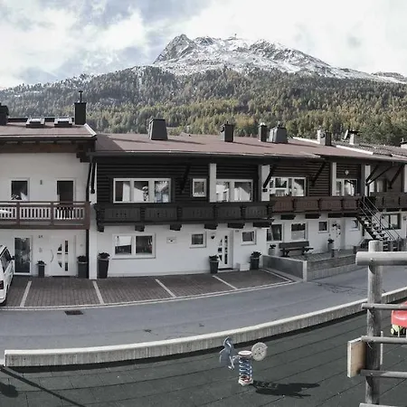 Mount Everest Apartment